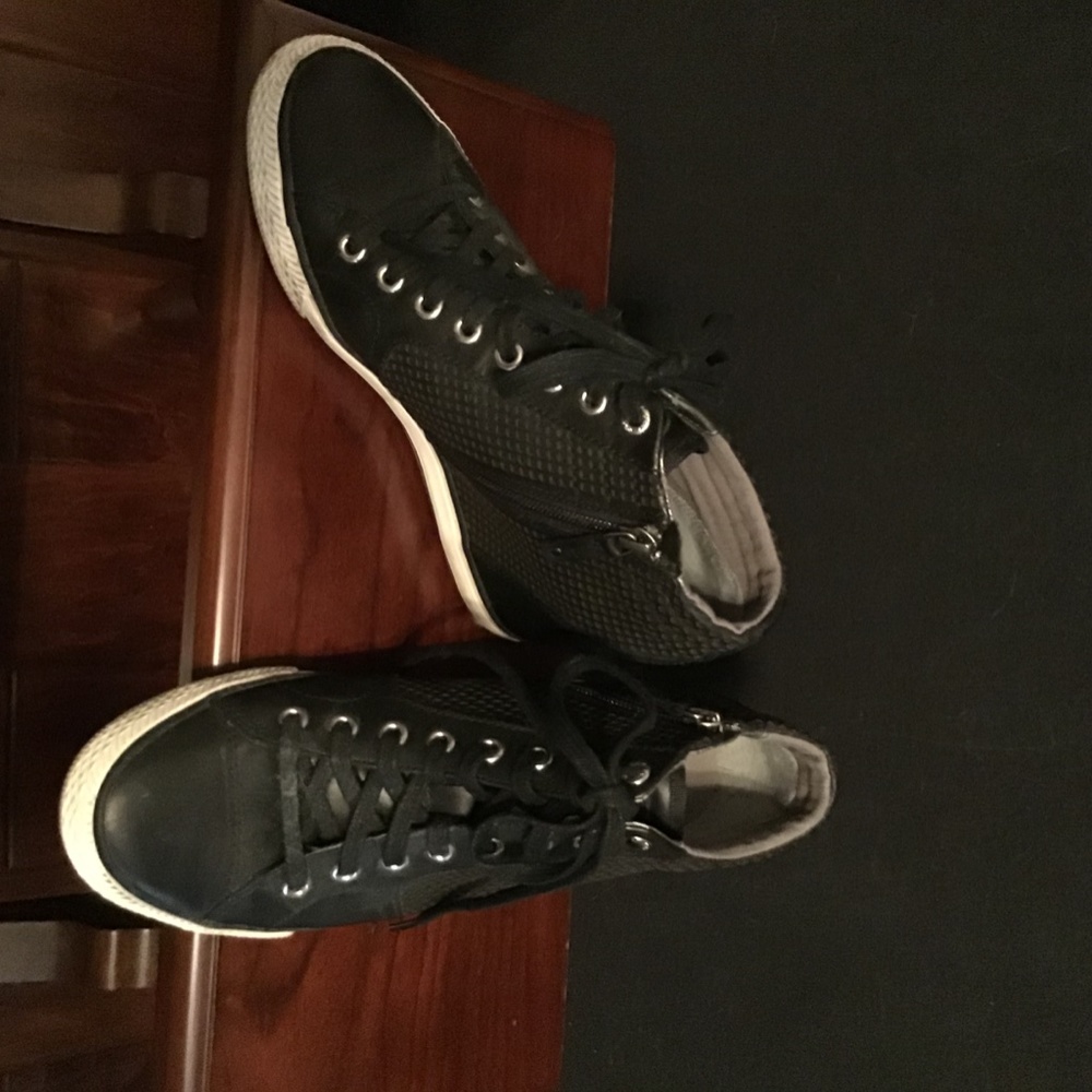 Shoes - Picture 3 of 3